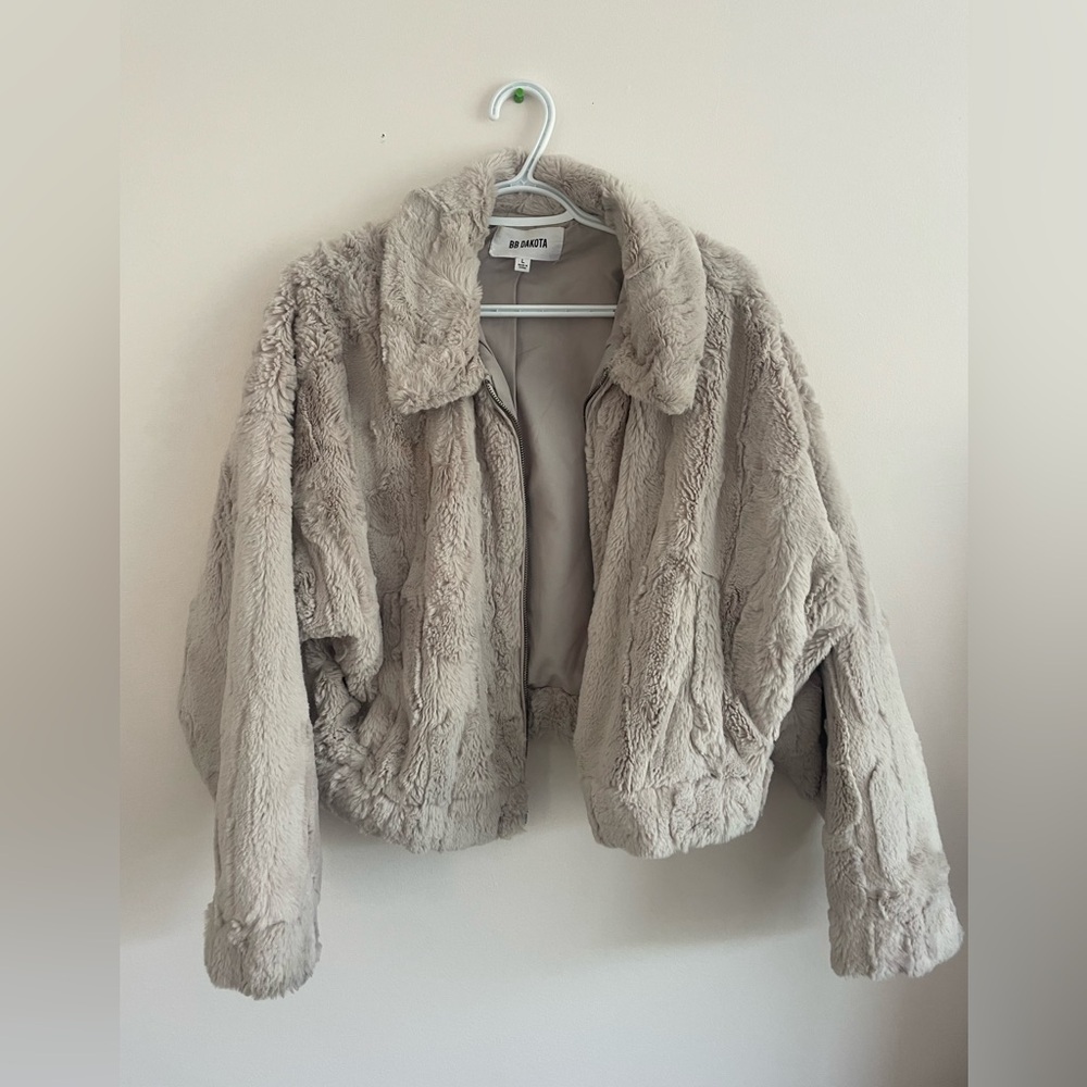 BB Dakota - fur taupe cropped jackets